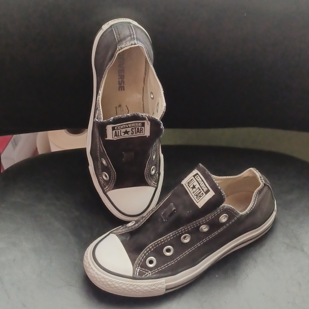 Converse all stars women's size5.5